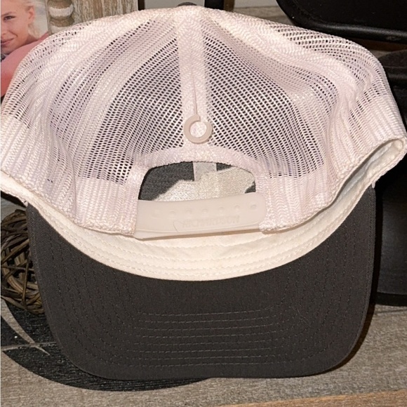 Richardson South Carolina State Men’s Adjustable Trucker Cap/Hat Gray/White Snap - Picture 2 of 4